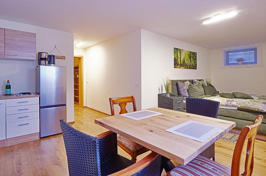 Komfort Appartement Moers-Repelen - Ruhige Lage - Sackgasse ภายนอก รูปภาพ